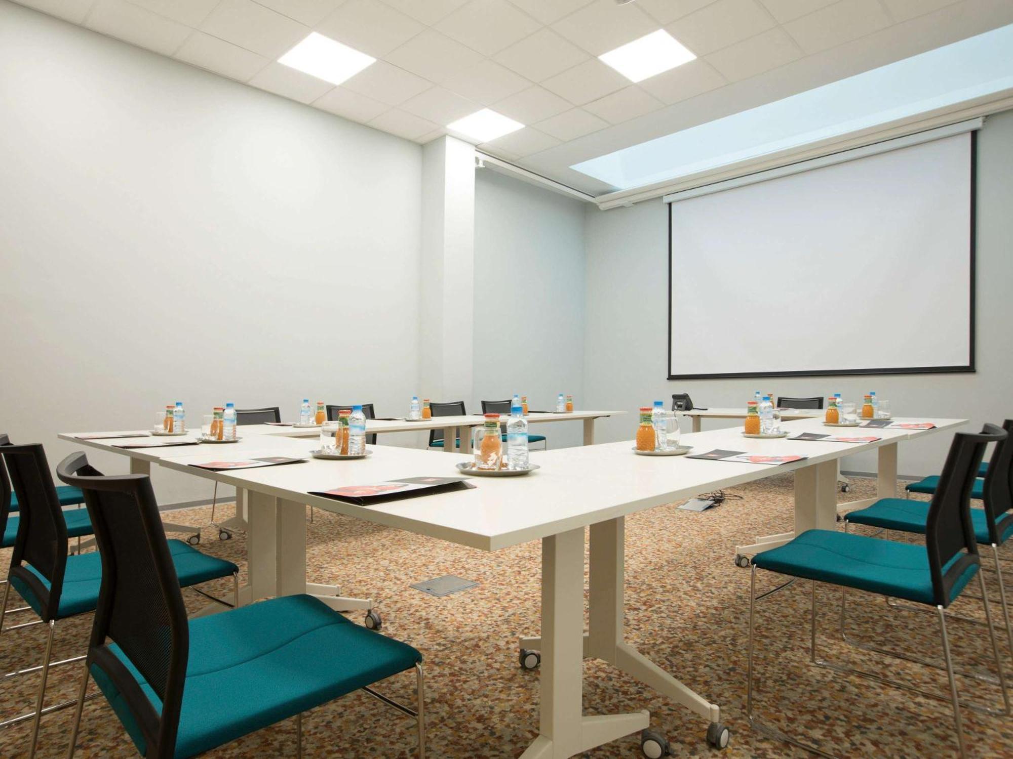מלון קזבלנקה Ibis Abdelmoumen Casa Centre מראה חיצוני תמונה