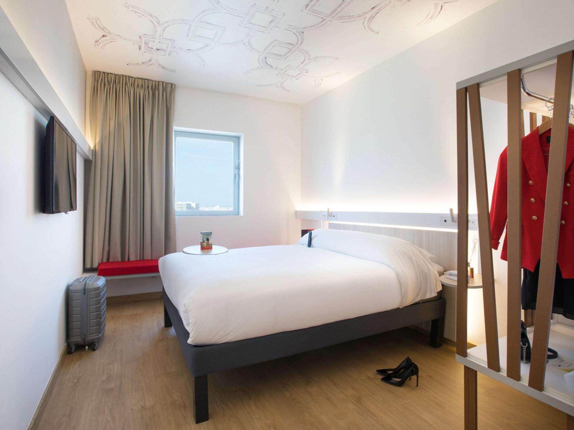 מלון קזבלנקה Ibis Abdelmoumen Casa Centre מראה חיצוני תמונה